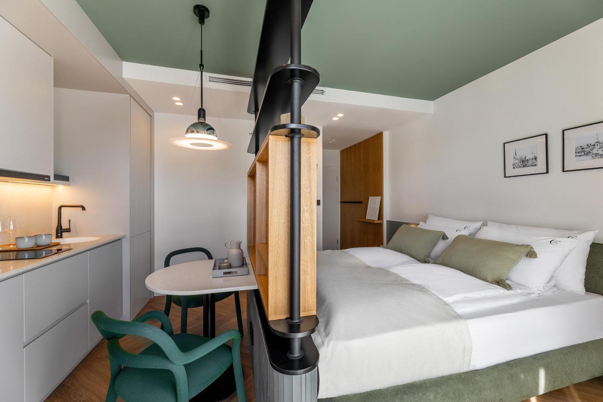 Catalog Boutique Rooms Bratislava Exterior foto